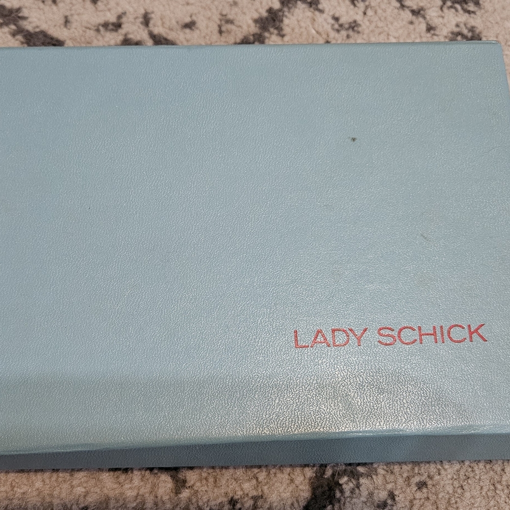 Vintage AIR STYLER by LADY SCHICK (1970) CYBIL SHEPPARD Works!! - Picture 3 of 4
